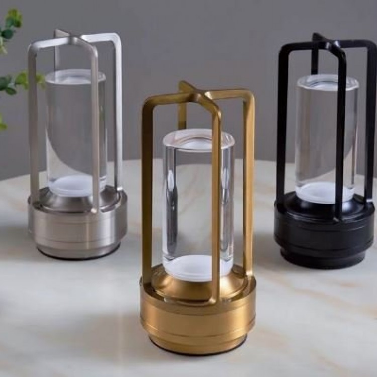 ŞARJ EDİLEBİLİR GÜMÜŞ RENK MASA LAMBASI